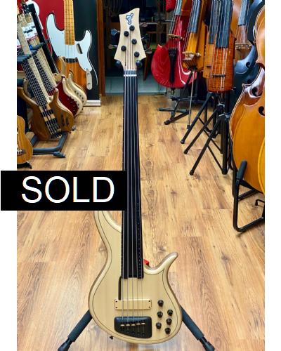 F Bass AC5 Matural Matt finish